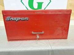 Metal Snap-On Toolbox with Key