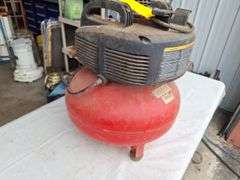 Craftsman 6 Gallon air compressor  (runs)