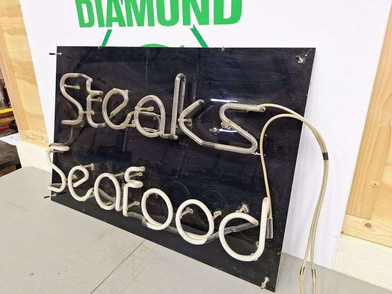 Steak & Seafood Neon Light