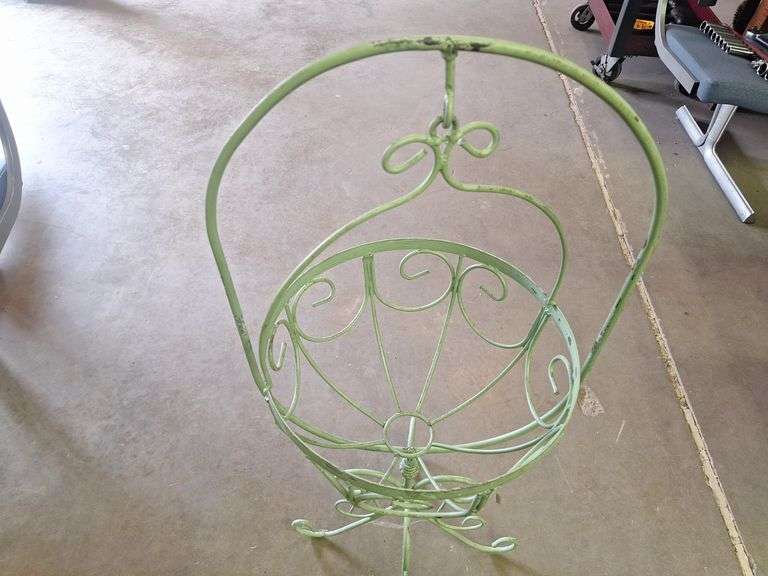 Metal Flower Hanging Basket with Stand