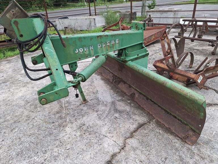 John Deere 3pt Hydraulic Angle Blade -- Taxable