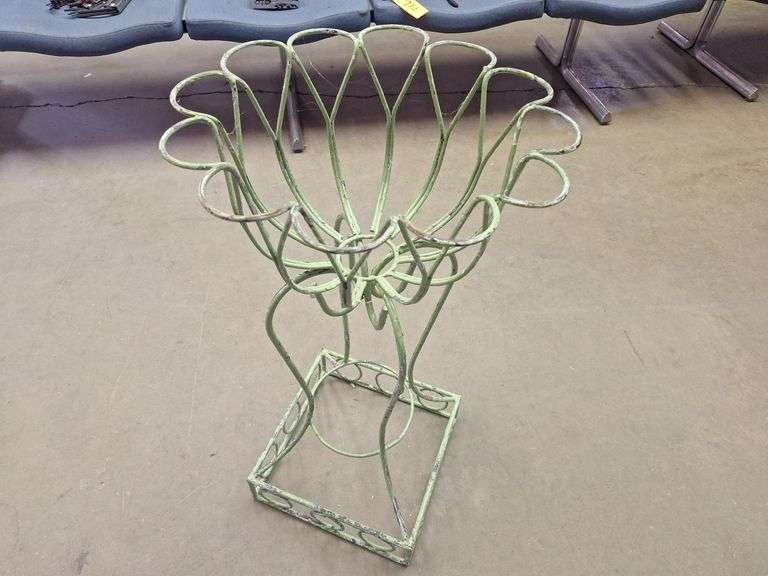Metal Standing Flower Stand