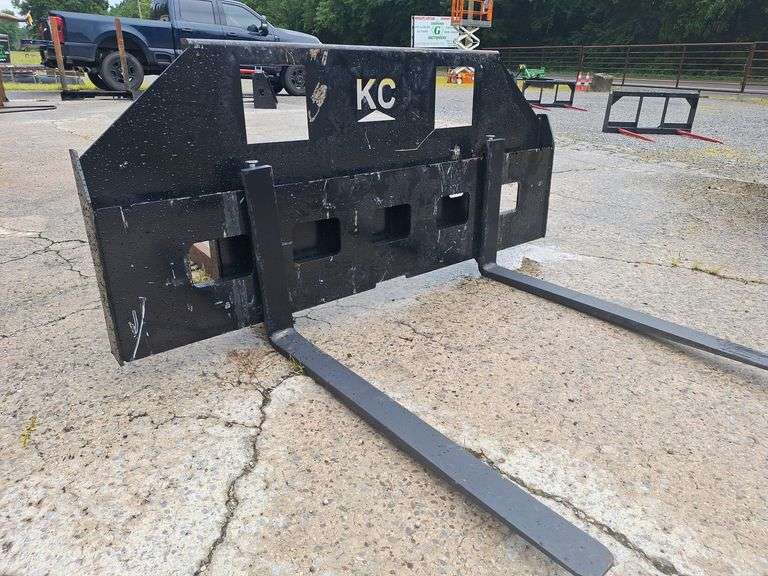 NEW Quick Attach 42'' Pallet Forks with 6ft WIDE FRAME Taxable USA made