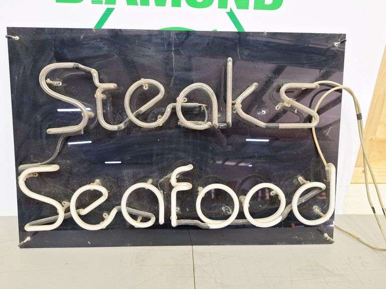 Steak & Seafood Neon Light