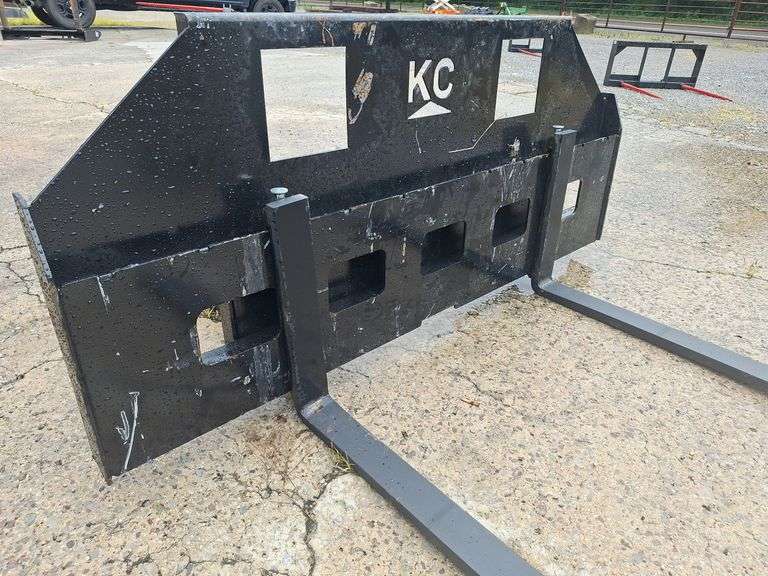 NEW Quick Attach 42'' Pallet Forks with 6ft WIDE FRAME Taxable USA made