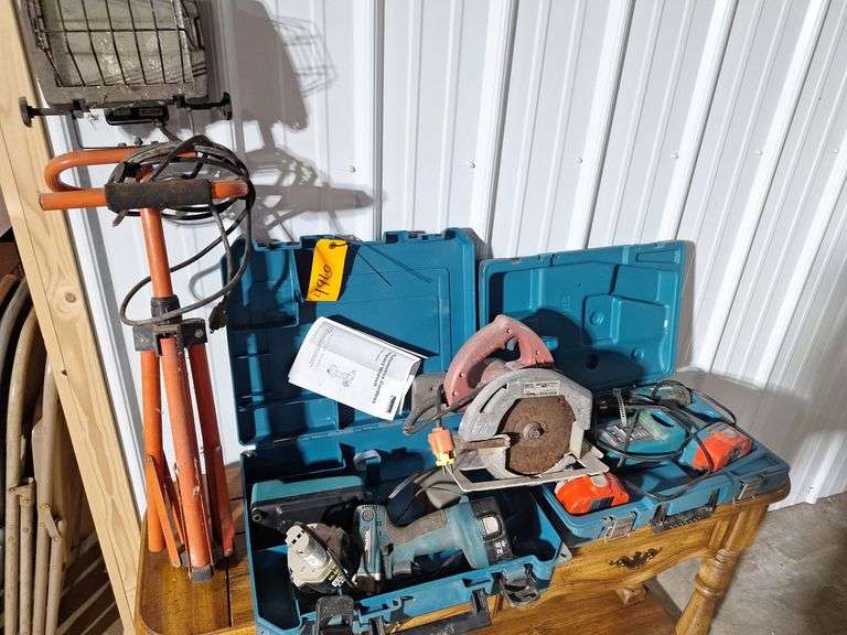 Makita Drill & Driver with Light & Skillsaw all one money (operation unknown)