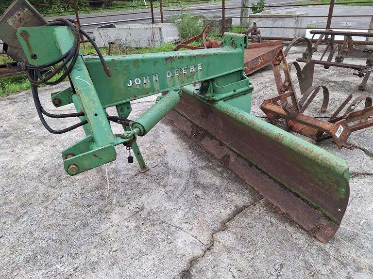 John Deere 3pt Hydraulic Angle Blade -- Taxable