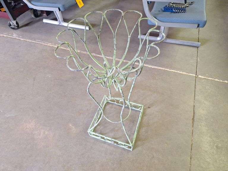 Metal Standing Flower Stand
