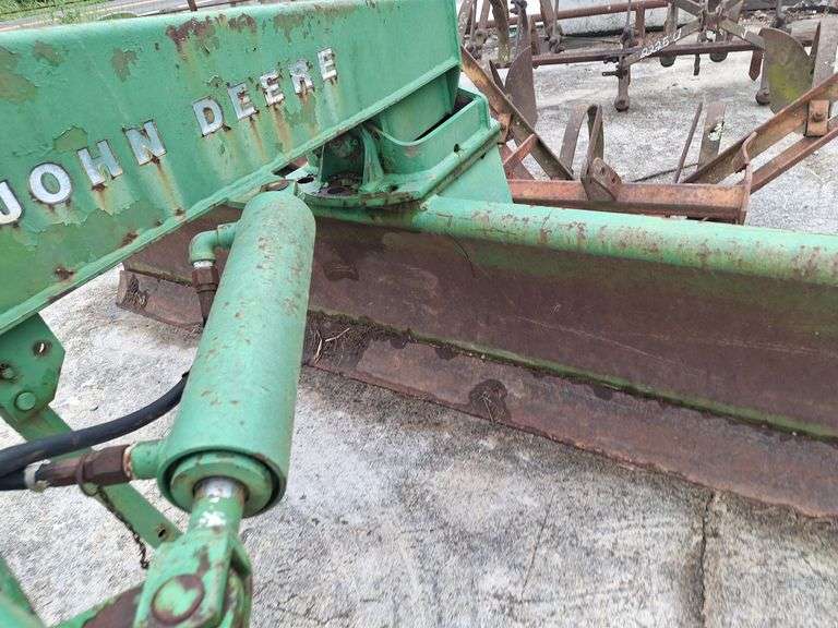 John Deere 3pt Hydraulic Angle Blade -- Taxable