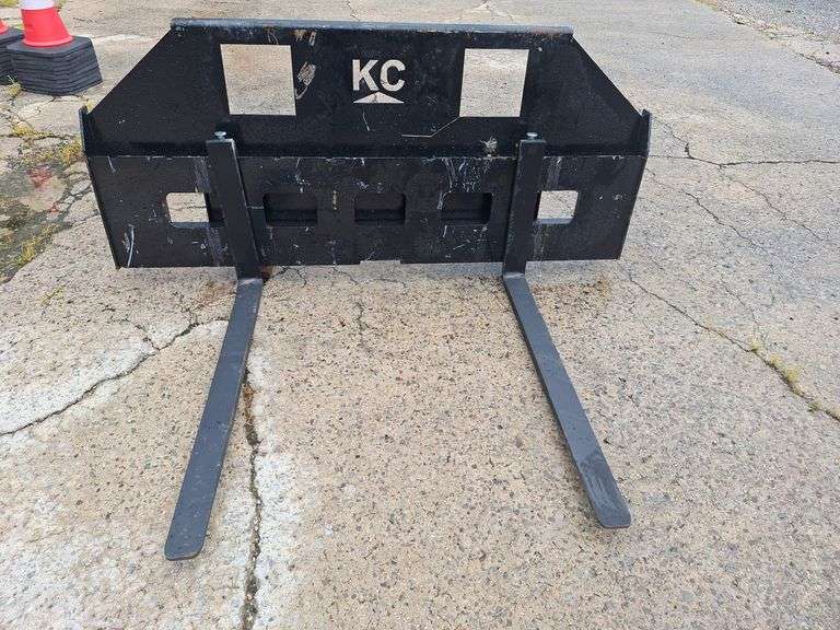 NEW Quick Attach 42'' Pallet Forks with 6ft WIDE FRAME Taxable USA made