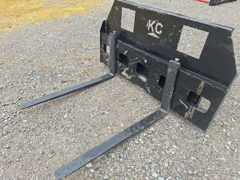 NEW Quick Attach 42'' Pallet Forks with 5ft WIDE FRAME Taxable Taxable USA made