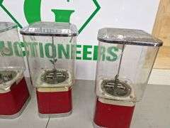 (4) Gumball Machines all one money (No Keys)