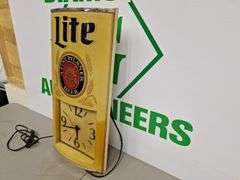 Miller Light Light Up Clock (WORKS)