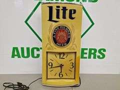 Miller Light Light Up Clock (WORKS)
