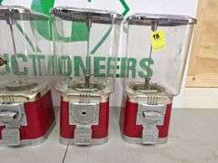(4) Gumball Machines all one money (No Keys)