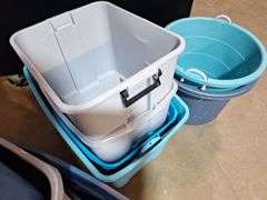 (8) Totes & (2) Round Tubes all one money (no lids)