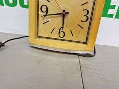 Miller Light Light Up Clock (WORKS)