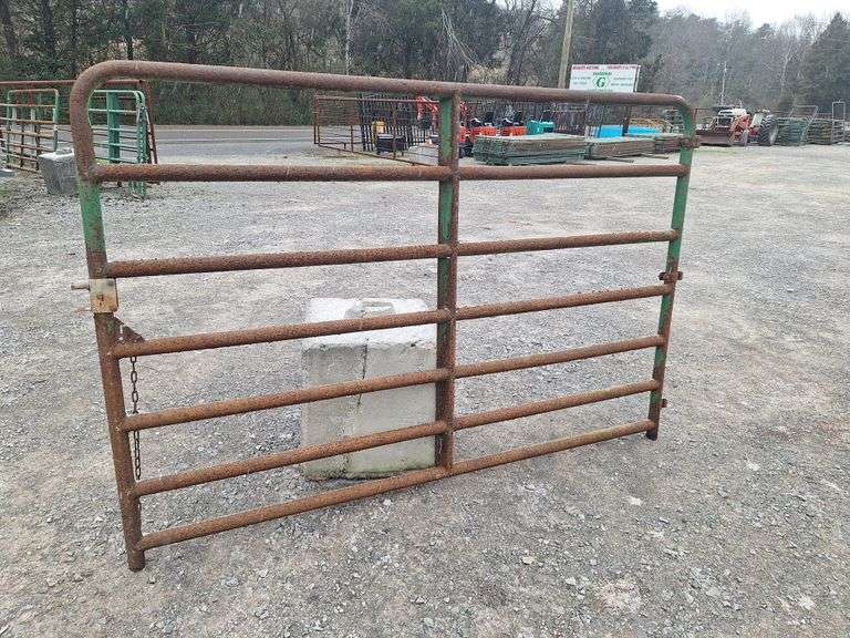 8ft Heavy Duty Tall Bull Gate (No Tax) - Diamond G Auctioneers