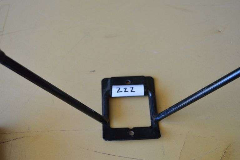 WALL BRACKET - Dallas Auction Group