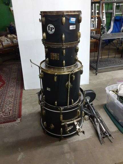 Assortment of Diamond Drums w/stool