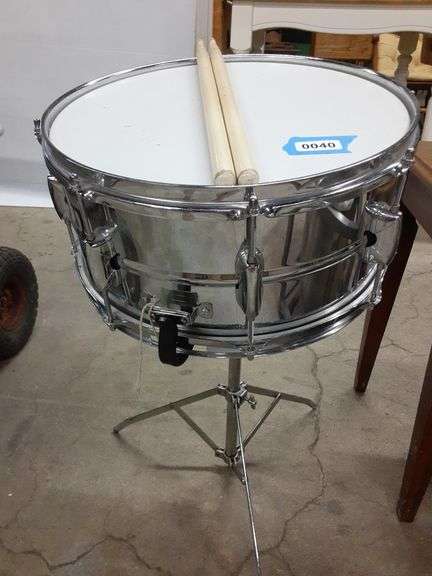 Snare Drum w/Sticks