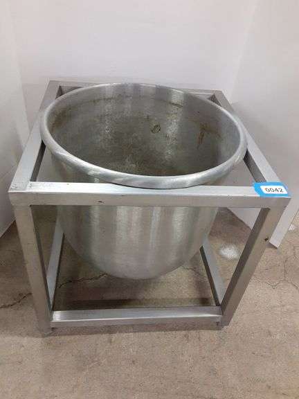 Stainless Steel Bowl w/in stand