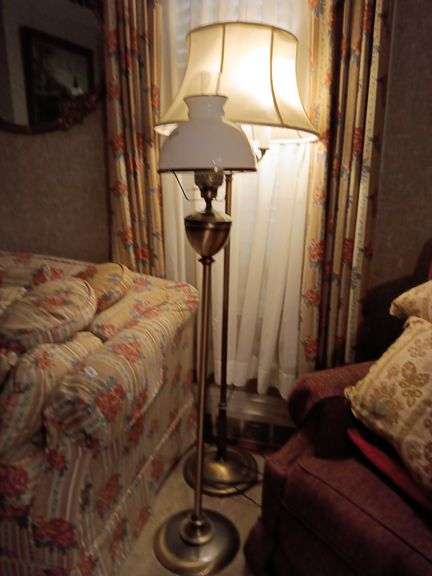 Photo inspiration: 2 Polish Brass Finish Floor Lamps Photo Inspiration