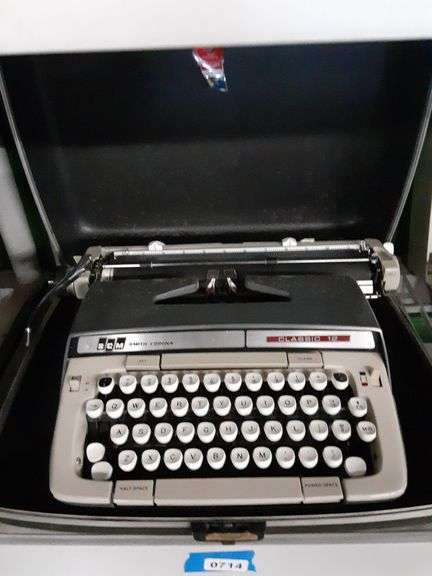 Smith Corona Classic 12 Typewriter