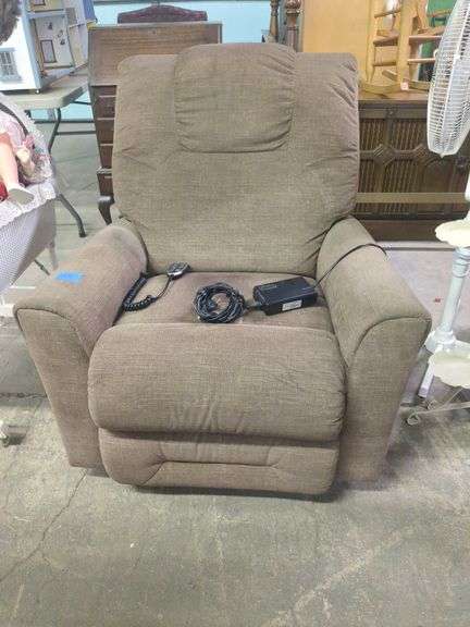 Lazy Boy Electric Recliner (Heated and Massage - Delaware Auction Center