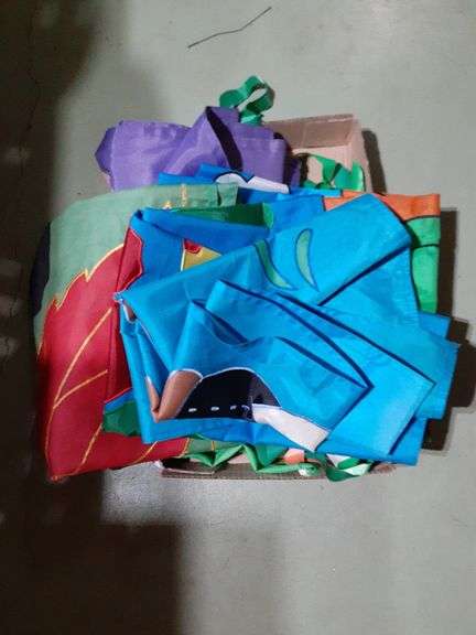 Assorted Yard / Garden Flags
