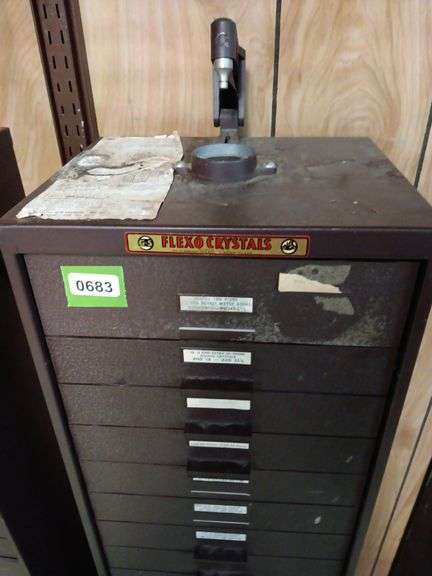 Vintage G & S Flexo Crystals Cabinet w/ Watch Crystals