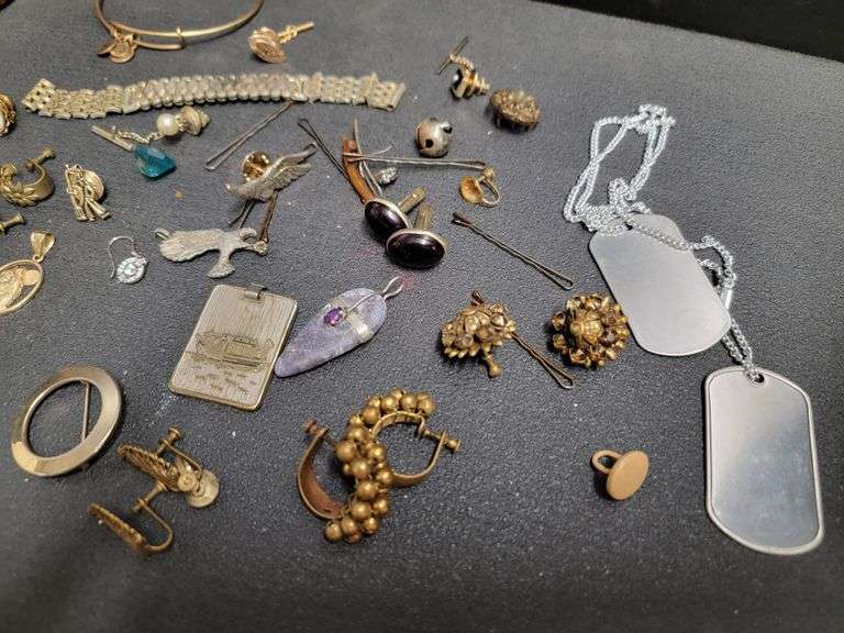 Wooden Trinket Box w/Assortment of Jewelry Pieces
