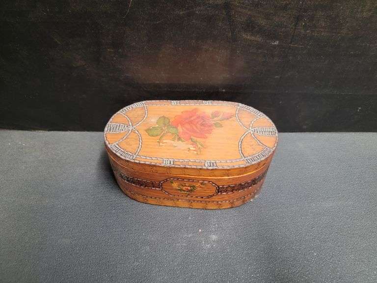 Wooden Trinket Box w/Assortment of Jewelry Pieces