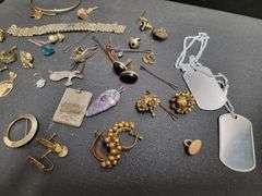 Wooden Trinket Box w/Assortment of Jewelry Pieces