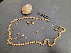 Lot Assortment: Pearl Like Necklace, Shell Coin Purse, Vintage Nail Clippers
