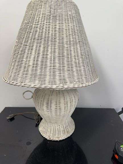 Wicker Table Lamp w/ Shade