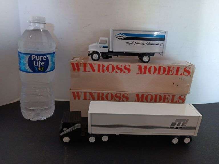 Winross DTF Freight Truck and Winross Dana Delivery Truck