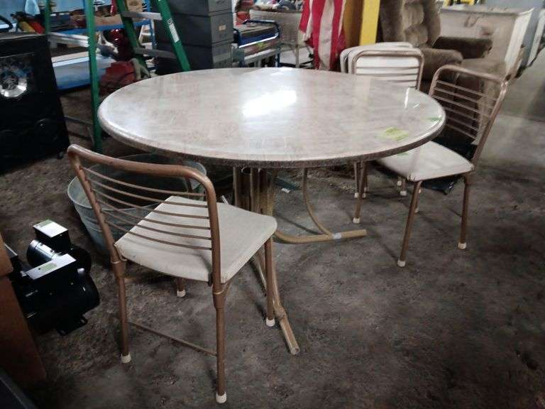 Vintage Round Kitchen Table w/ (4) Chairs