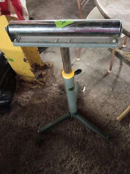 Material Stand w/ Roller