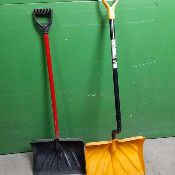 2 Snow Shovels Delaware Auction Center 2-snow-shovels-delaware-auction-center