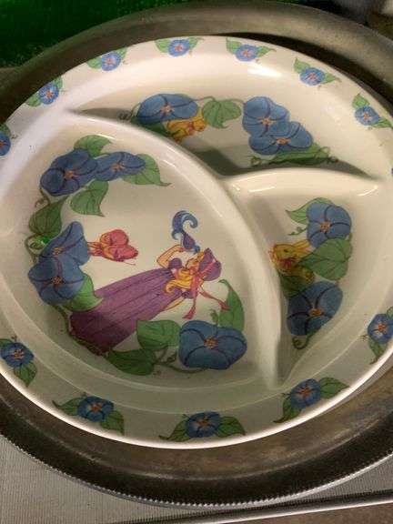 Assorted Pyrex Lids, Pie Plates, and Unmarked Baking Items