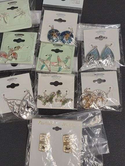 Assorted Costume Jewelry Bracelets & Earrings