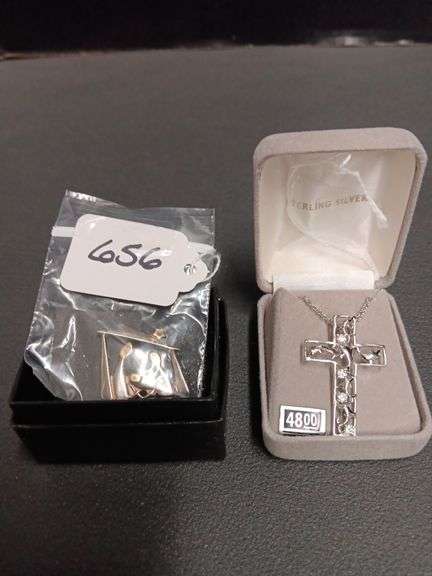 (2) .925 Pieces- Nativity Scene Pendant 4.95g & Cross Pendant w/Chain Total of 4.43g