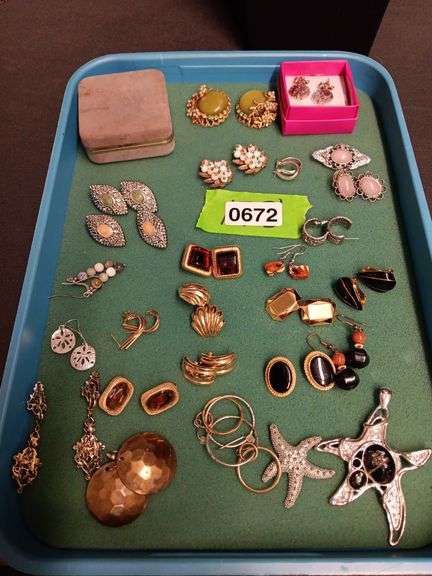 Assortment of Costume Earrings: Some Vintage