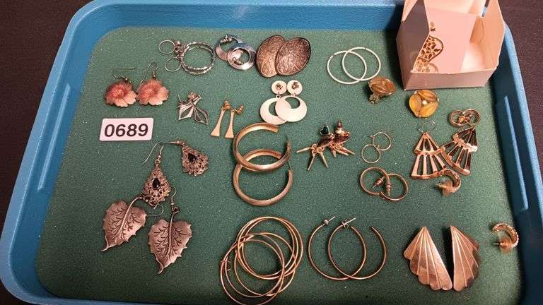 Assorted Costume Jewelry Earring