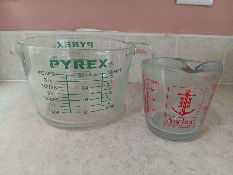Pyrex & Anchor Hocking Measuring Cups - Delaware Auction Center