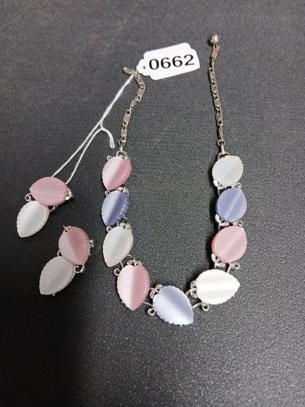 BEAUTIFUL Vintage Lisner Jewelry Set: Necklace & Clip Earrings