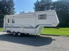 24' Sunnybrook Fifth Wheel Camper
