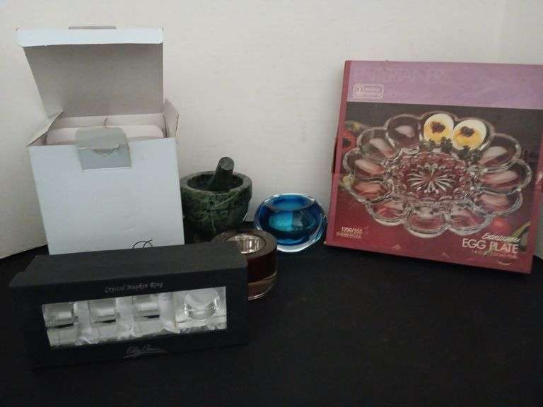 Assorted Crystal & Glass Items to Include: