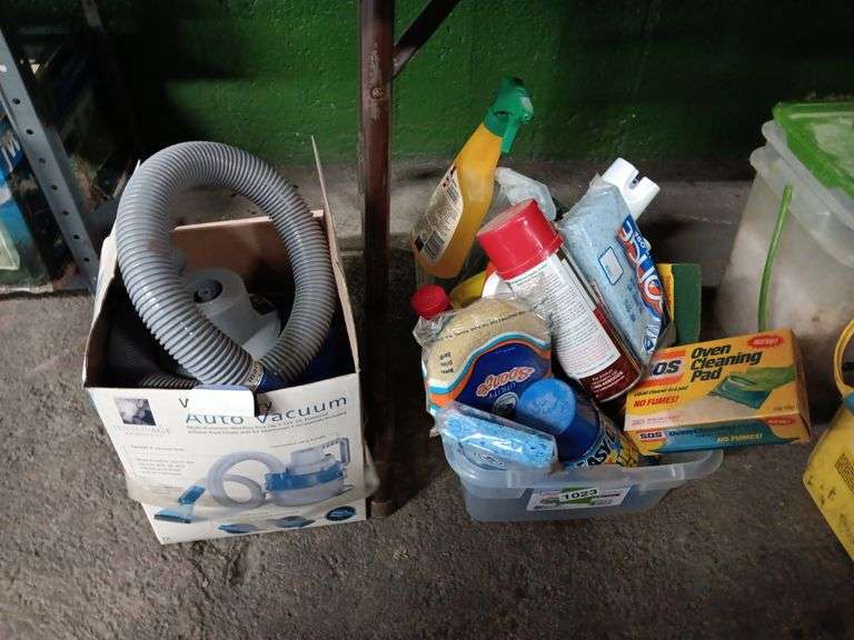 Assorted Cleaning Supplies & Wet / Dry Vacuum Cleaner